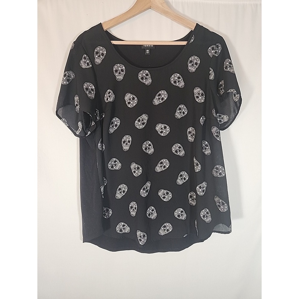 Torrid Black‎ Skull Print Sheer Sleeve Top Size 00